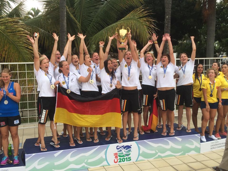 Die Deutsche Damen sind Weltmeister im Unterwasser Rugby !